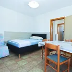 Karolina 517 Apartman Póla
