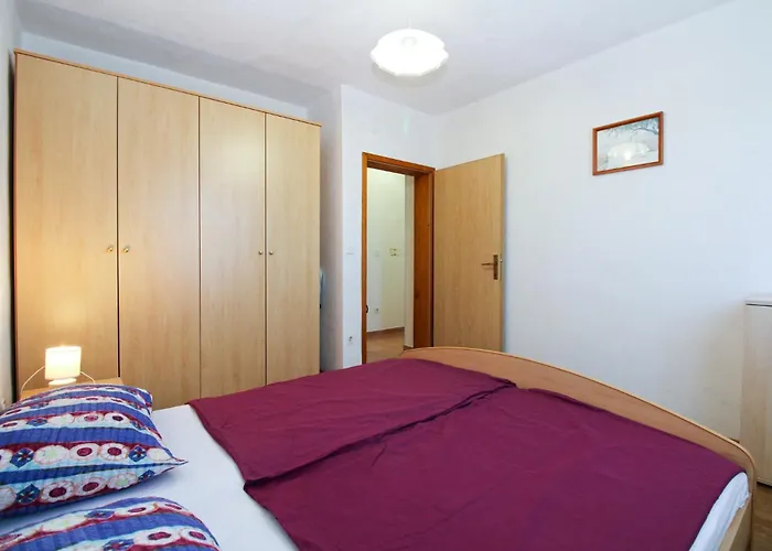 Karolina 517 * Пула