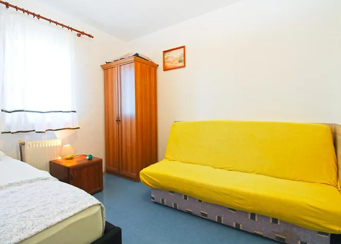 Karolina 517 * Пула