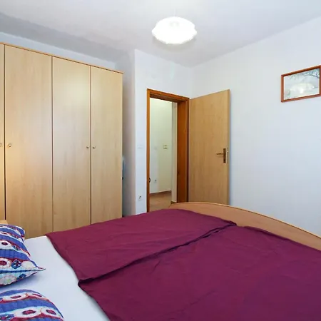 Karolina 517 * بولا